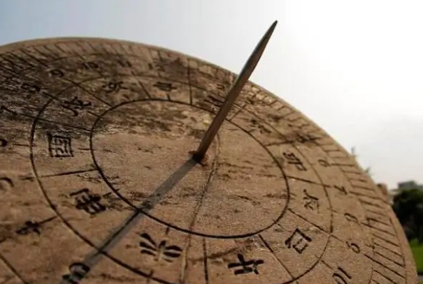 女人梦见大量脱发预示着什么