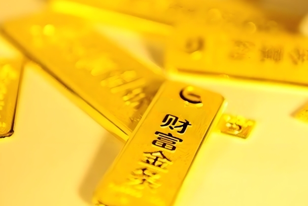 梦见牛追我要顶我_牛追我解读与象征